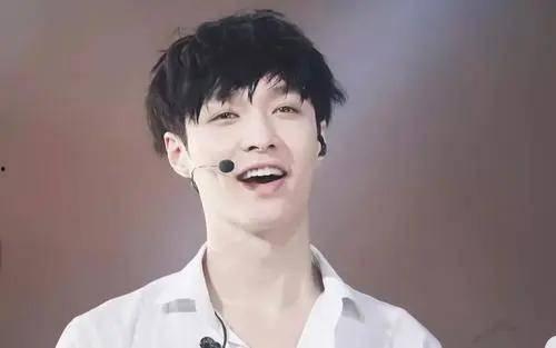 张艺兴爆料口头禅视频,他的经典口头禅背后的故事 第1张 张艺兴爆料口头禅视频,他的经典口头禅背后的故事 第1张